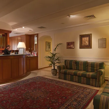 保罗六世酒店 酒店 4*