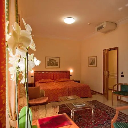 Residenza Paolo Vi 4*