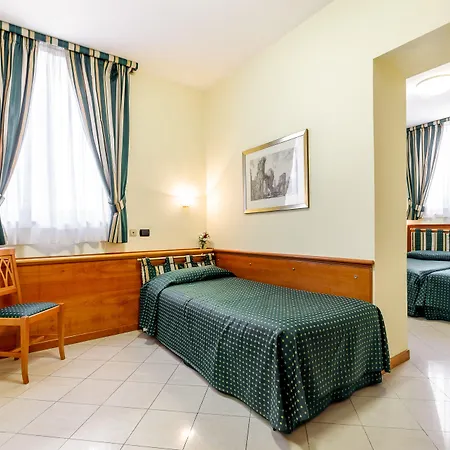 Residenza Paolo Vi Otel