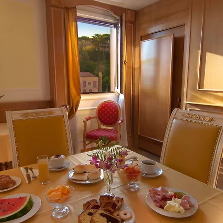 Residenza Paolo Vi Otel