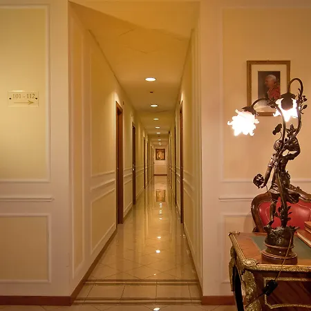 Residenza Paolo Vi Otel