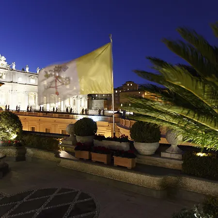 Residenza Paolo Vi 4*