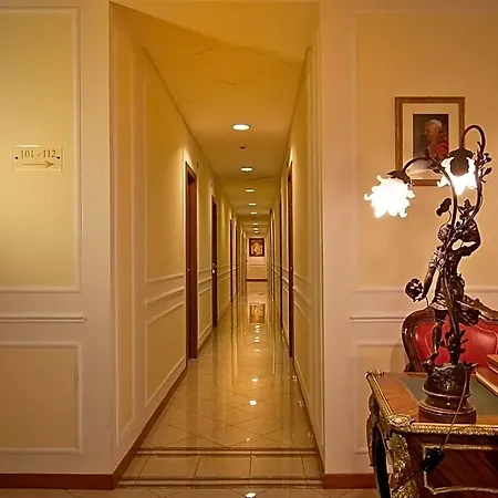 Residenza Paolo Vi Hotel