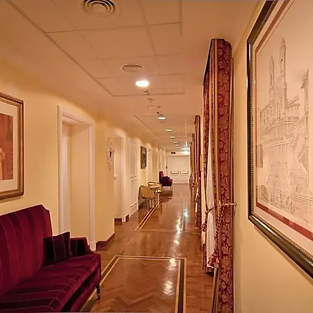 Hotel Residenza Paolo Vi 4*