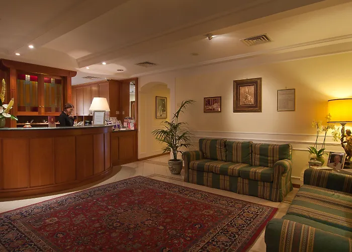 Residenza Paolo Vi Hotel 4*