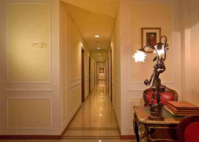 Residenza Paolo Vi Hotel