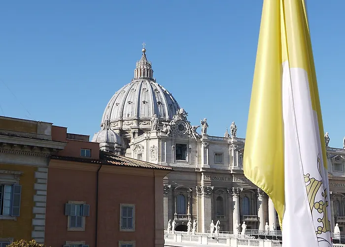 Residenza Paolo Vi Hotel 4*