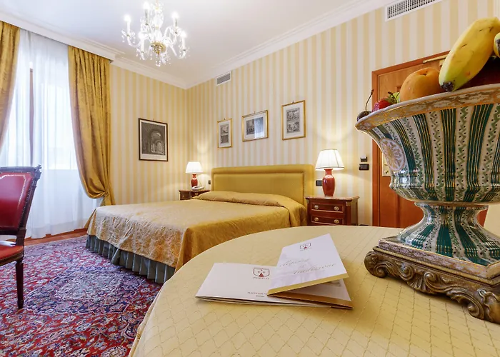 Residenza Paolo Vi 4*